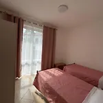 아파트 Serravalle Shop&stay -private Parking