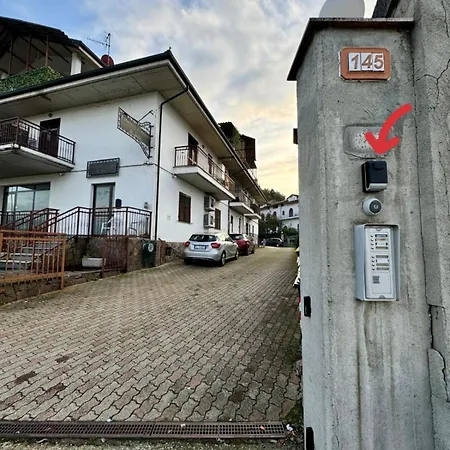 Serravalle Shop&stay -private Parking 아파트
