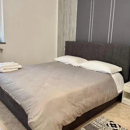 Serravalle Shop&stay شقة