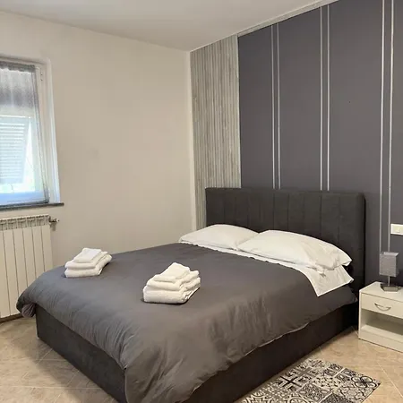 Serravalle Shop&stay